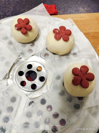 Cartoon Little Plum Bun recipe