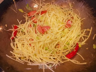 Stir-fried Shredded Potatoes with Ham recipe