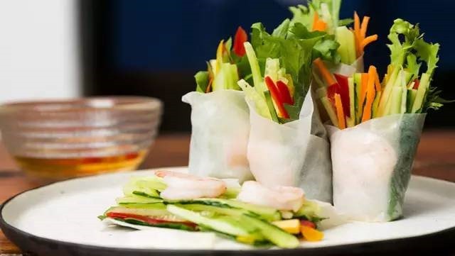 Thai Style Prawn Rice Rolls recipe