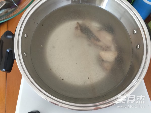 Fishbone Mushroom Hot Pot recipe