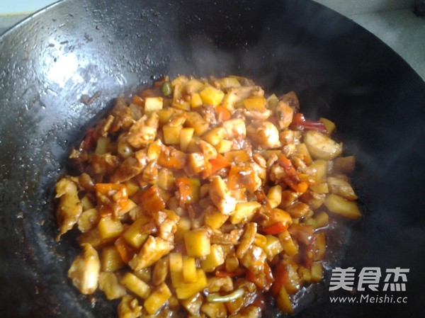 Stir-fried Diced Chicken with Diced Potatoes recipe