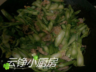 Stir-fried Pork with Mustard Stem recipe