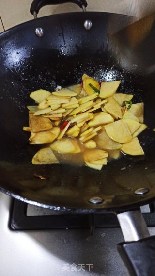 Braised Pork and Potato Chips recipe