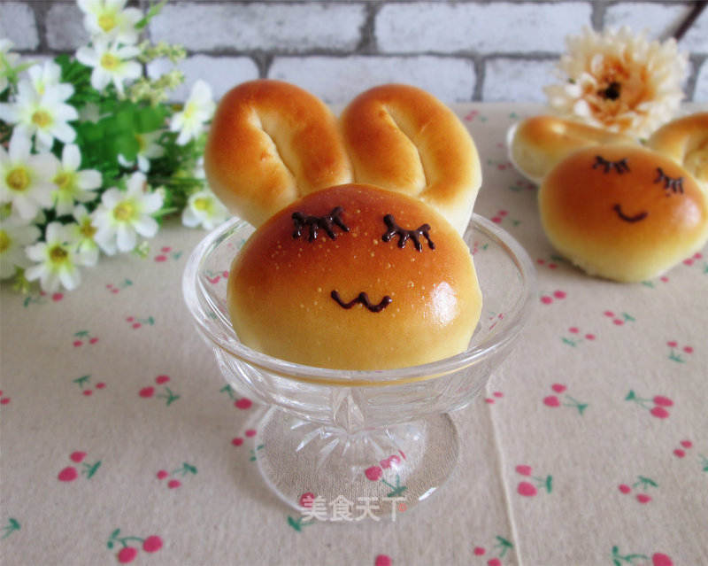 #aca烤明星大赛#bunny Yogurt and Strawberry Jam Bread recipe