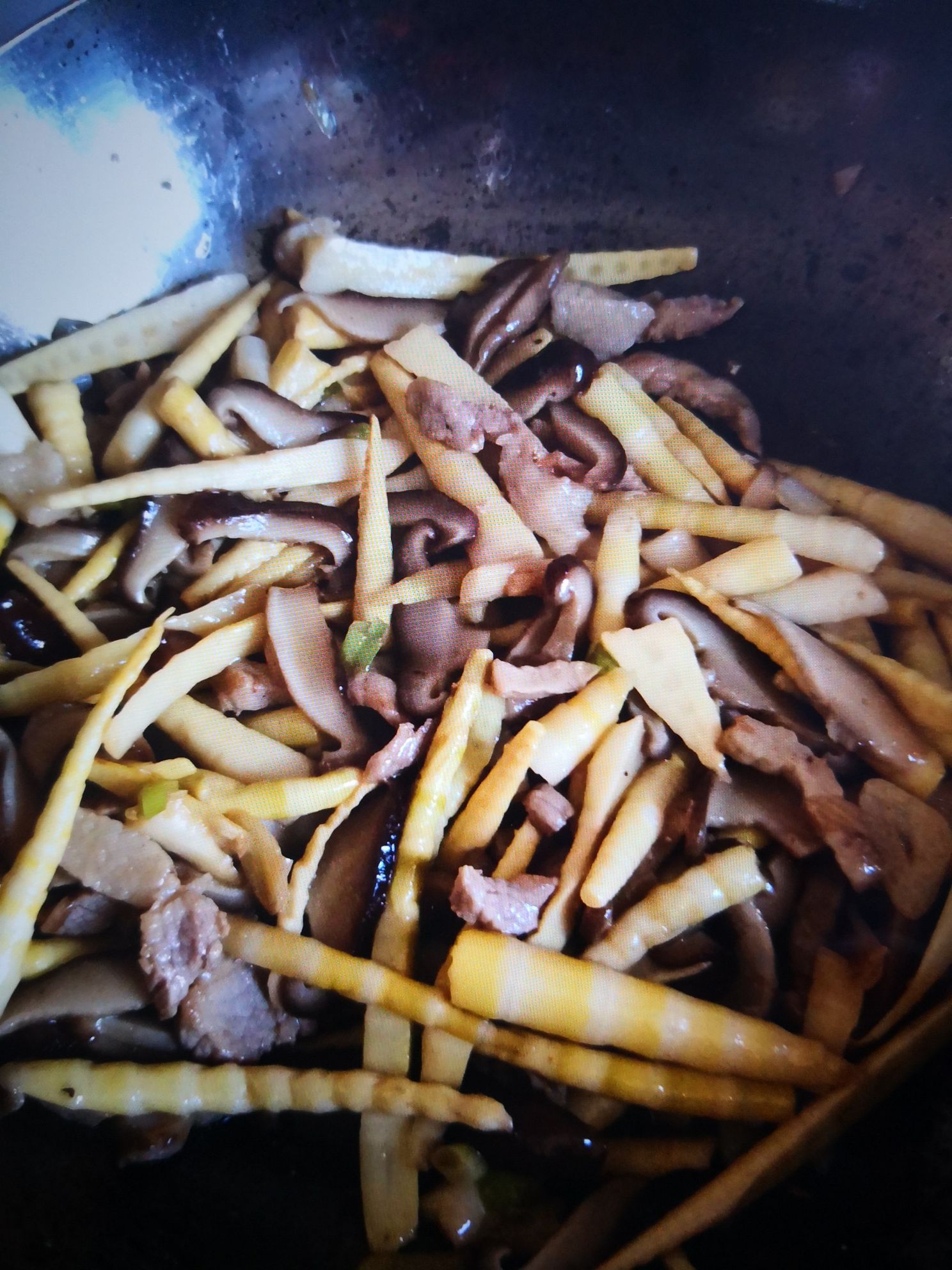 Stir-fried Shredded Pork with Mushrooms and Bamboo Shoots recipe