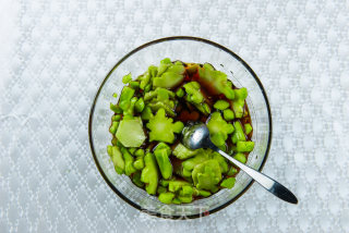 Broccoli is One "flower" and Two Eaten---cold Mixed Broccoli Stalks recipe