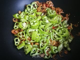 Stir-fried Dried Shrimp with Green Pepper recipe