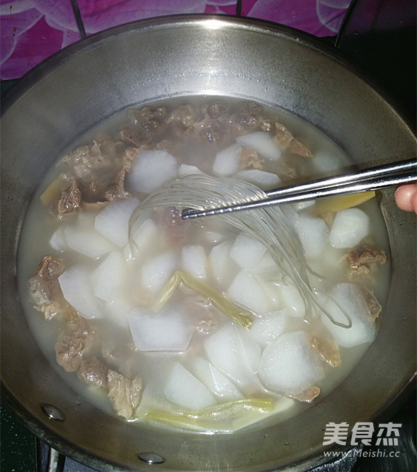 Beef and Radish Vermicelli Soup recipe