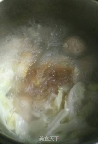 Vermicelli Cabbage Chicken Ball Soup recipe