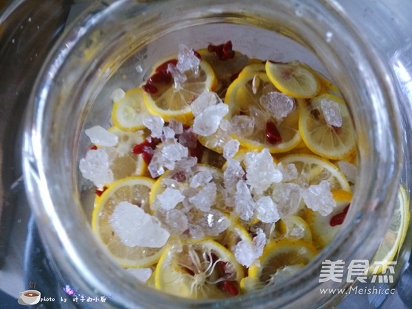 Honey Lemon Goji Berry Tea recipe