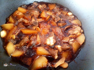 Braised Pork Ribs with White Radish recipe