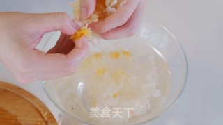 Stewed Sydney with Tremella and Rock Sugar recipe