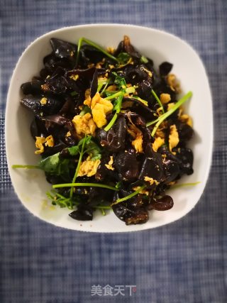 Scrambled Eggs with Fungus recipe