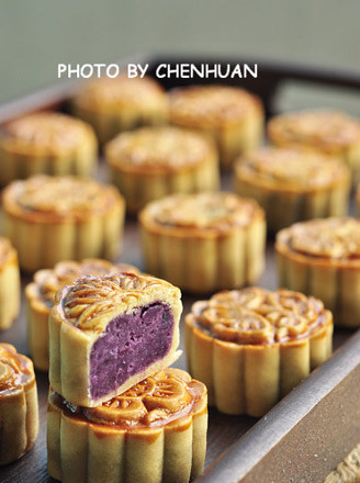 Cantonese Purple Sweet Potato Mooncake