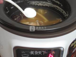 Pork Lean Pork Soup with Tea Tree Mushroom recipe