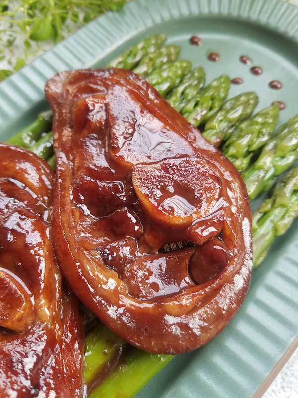 Asparagus Fermented Pork Knuckle recipe