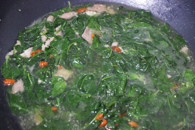 Lean Meat Goji Leaf Soup recipe