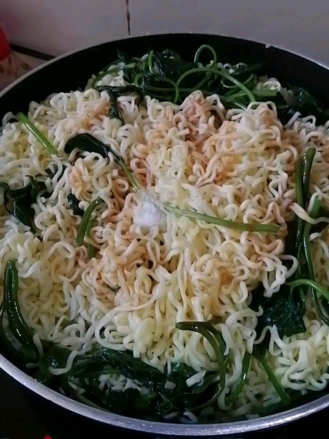 Fried Noodles with Sweet Potato Leaves recipe