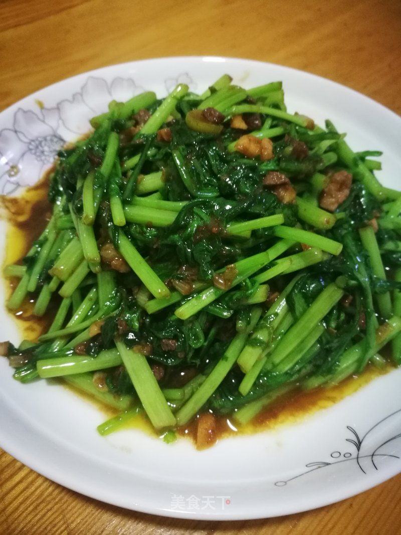 Stir-fried Chrysanthemum with Sauce recipe