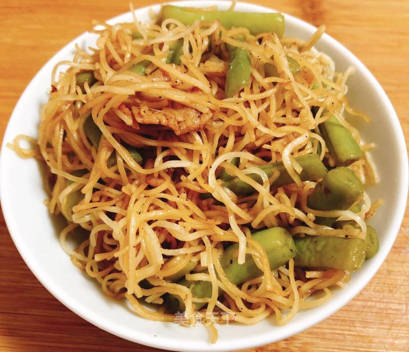 Braised Noodles with Beans recipe