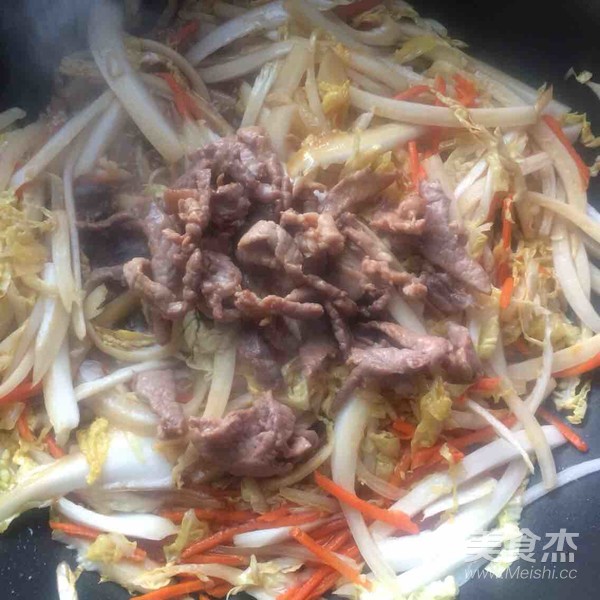 Fried Noodles with Cabbage and Pork recipe