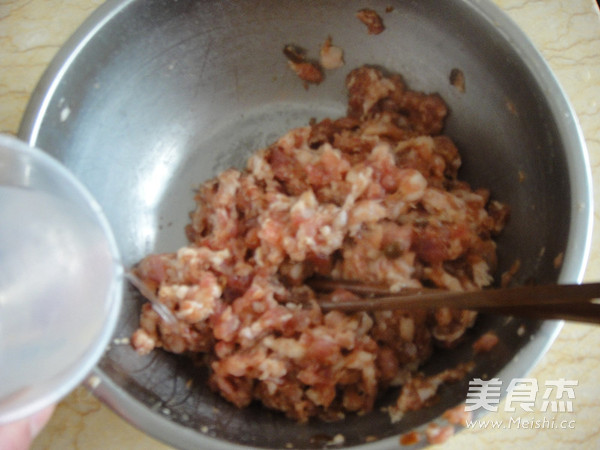 Fresh Bamboo Shoots and Pork Hot Noodle Pie recipe