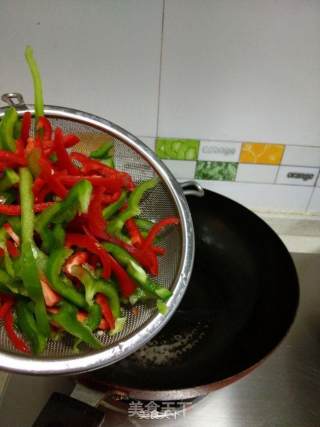 Stir-fried Shrimp Skin with Colored Peppers recipe