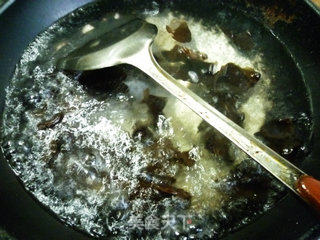 Black Fungus Mixed with Watermelon Rind recipe