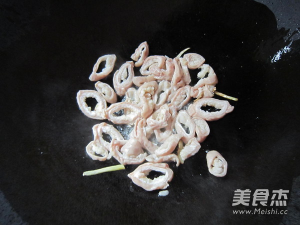 Stir-fried Large Intestine with Celery recipe