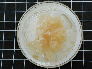 Jasmine and Tremella Sweet Soup recipe