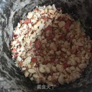 Peanuts Mixed with Peacock Pine recipe