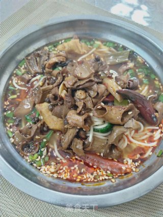 Spicy Pork Intestine Noodle recipe