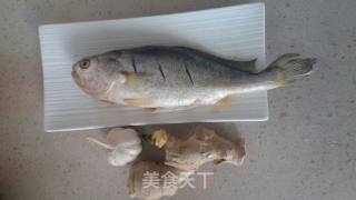 Roasted Yellow Croaker with Garlic recipe