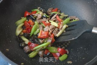 #trust之美# Stir-fried Lamb with Celery recipe