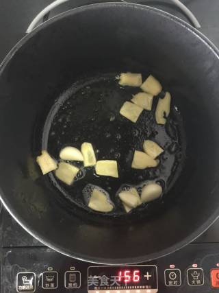 Yellow Braised Chicken One Enamel Pot Version recipe