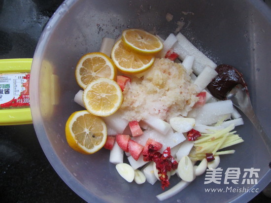 Weird Lemon Pickled Radish recipe