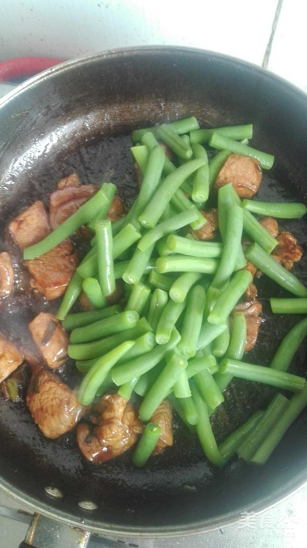 Roast Pork with String Beans recipe