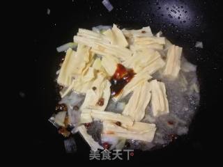 #团圆饭# Stir-fried Yuba with Oily Wheat and Vegetables recipe