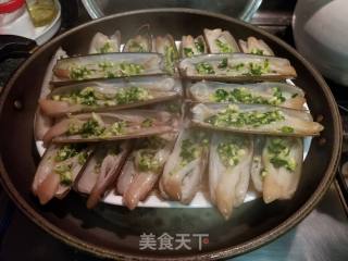 Steamed Shengzi Huang with Ginger, Scallion and Garlic recipe