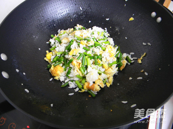 Fried Rice with Egg Garlic Sprouts recipe