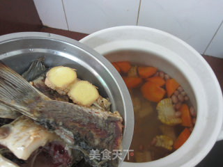 Carrot Corn Peanut Crucian Carp Soup recipe