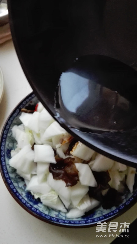 Chili Oil Sweet and Sour Cabbage recipe