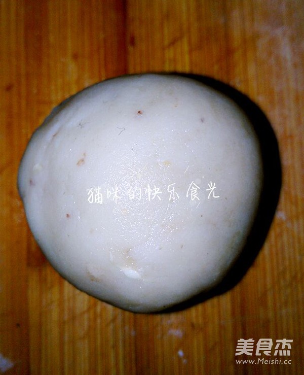 Cantonese-style Lotus Seed Paste Egg Yolk Moon Cake (50g/piece) recipe