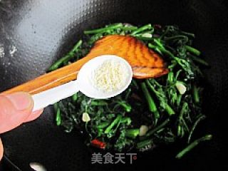 Stir-fried Pumpkin Seedlings recipe