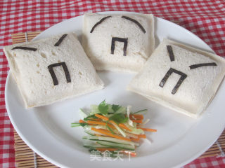 Nutritious Breakfast [囧囧 Salad Bread] recipe