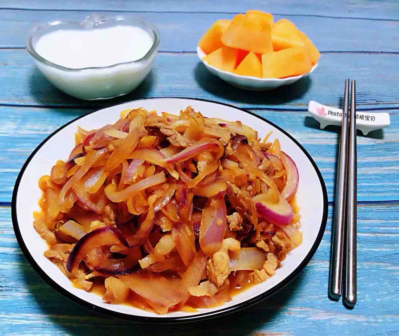 Stir-fried Shredded Pork with Onion recipe