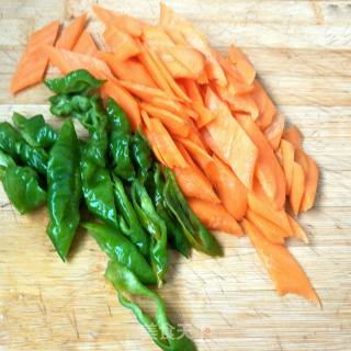 "quick Hand Stir-fry" Scrambled Eggs with Peppers and Carrots recipe