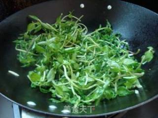 Stir-fried Water Coriander recipe