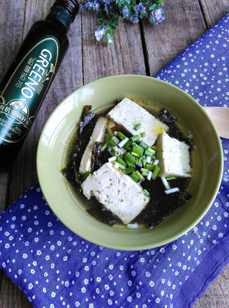 Seaweed Tofu Soup recipe