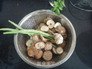 Fried Shiitake Mushrooms with Garlic recipe